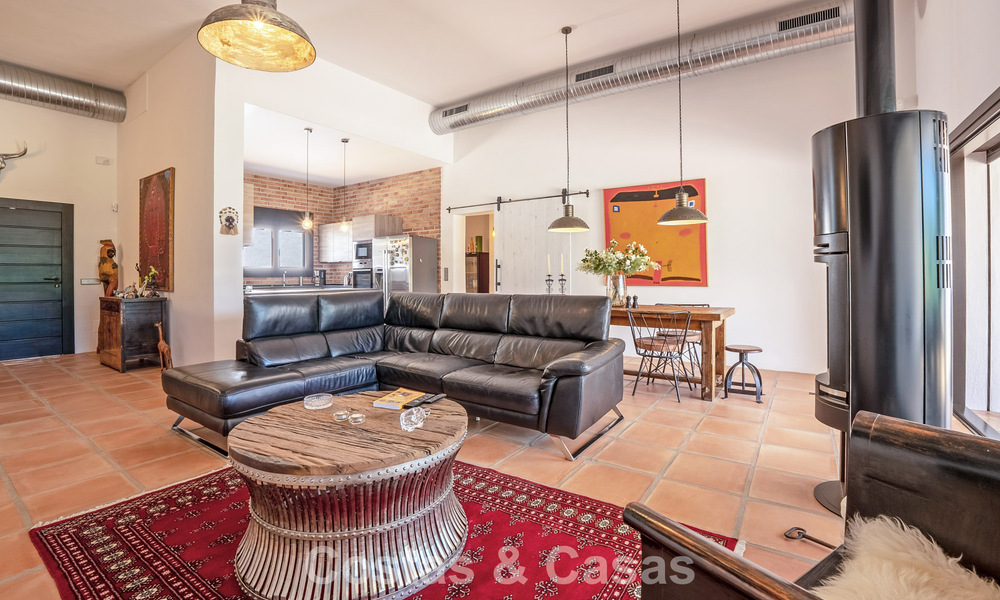 Villa de lujo de una sola planta, lista para entrar a vivir, en venta en primera línea de golf en un resort líder en Mijas, Costa del Sol 783950