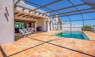 Villa de lujo de una sola planta, lista para entrar a vivir, en venta en primera línea de golf en un resort líder en Mijas, Costa del Sol 783955 