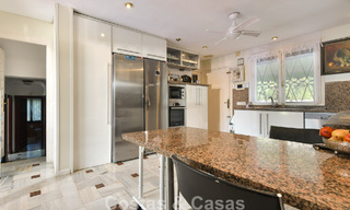 Villa clásica de estilo mediterráneo en venta a un paso del centro de Marbella 784002 