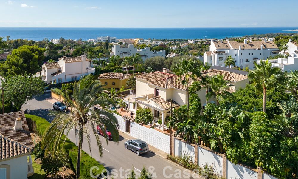 Villa clásica de estilo mediterráneo en venta a un paso del centro de Marbella 784003
