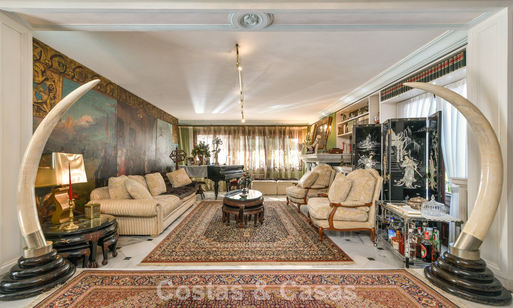 Villa clásica de estilo mediterráneo en venta a un paso del centro de Marbella 784008