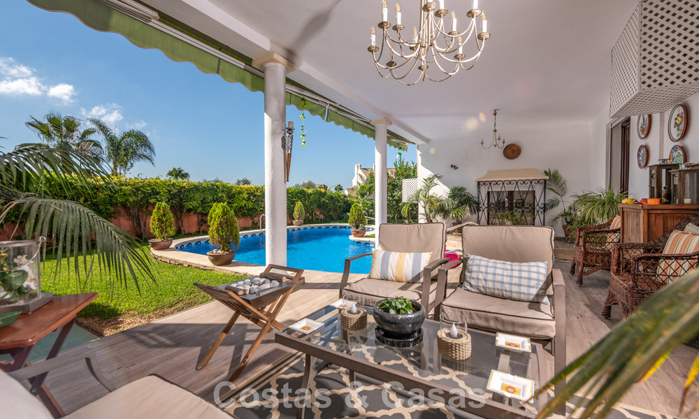 Villa clásica de estilo mediterráneo en venta a un paso del centro de Marbella 784017