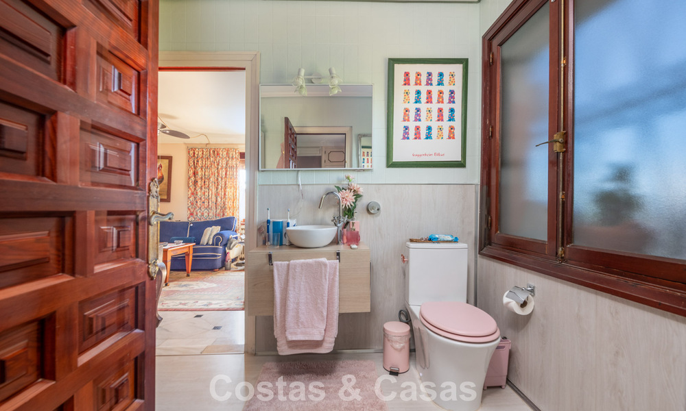 Villa clásica de estilo mediterráneo en venta a un paso del centro de Marbella 784020