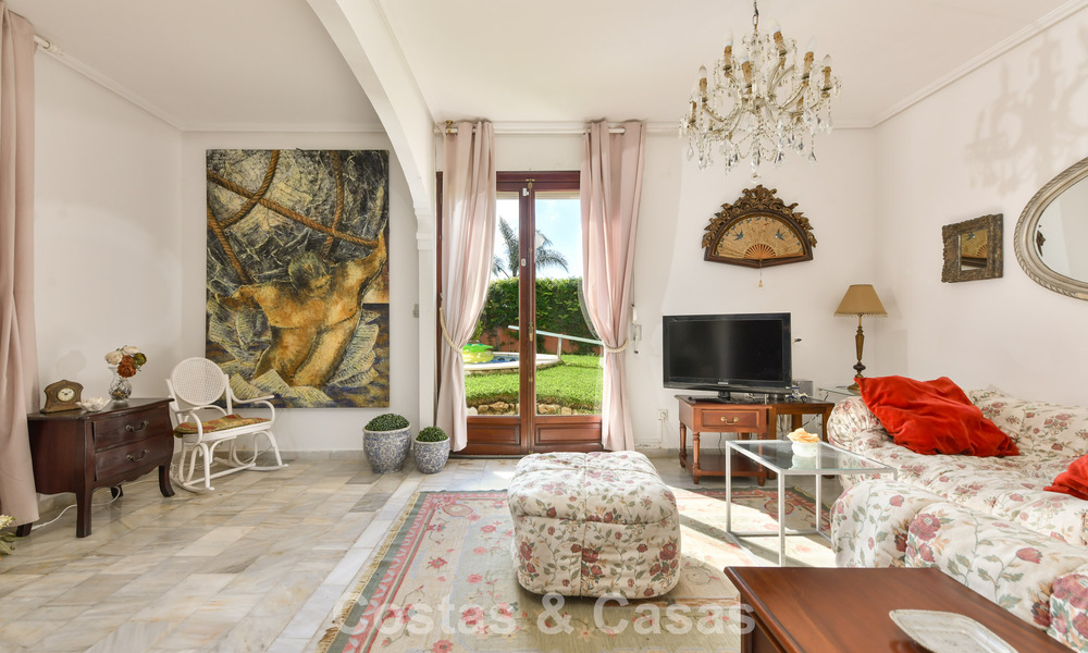 Villa clásica de estilo mediterráneo en venta a un paso del centro de Marbella 784026