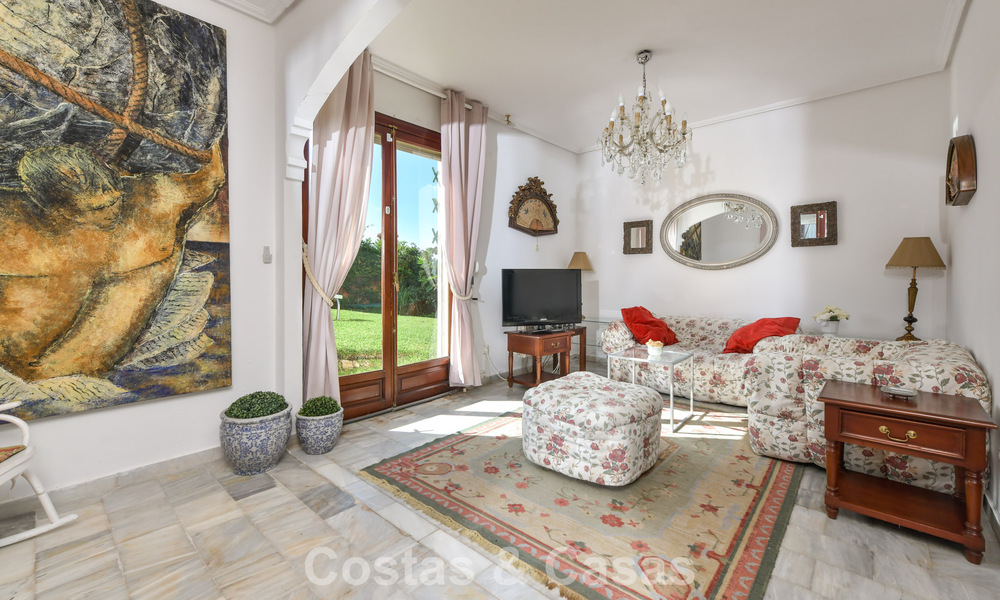 Villa clásica de estilo mediterráneo en venta a un paso del centro de Marbella 784027