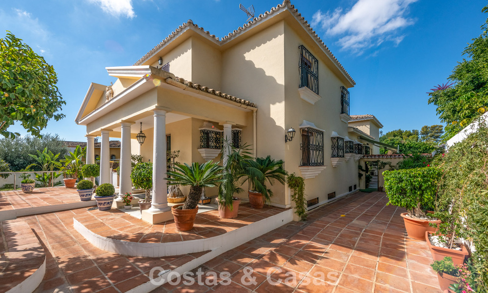 Villa clásica de estilo mediterráneo en venta a un paso del centro de Marbella 784037