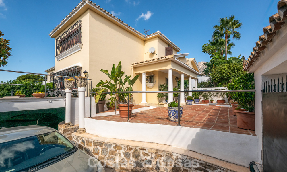 Villa clásica de estilo mediterráneo en venta a un paso del centro de Marbella 784040