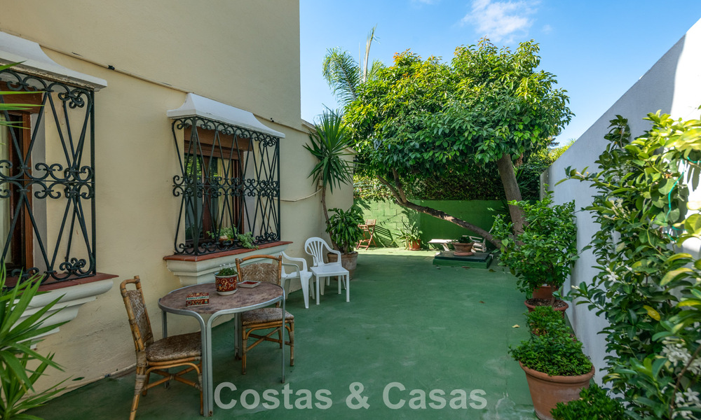 Villa clásica de estilo mediterráneo en venta a un paso del centro de Marbella 784044