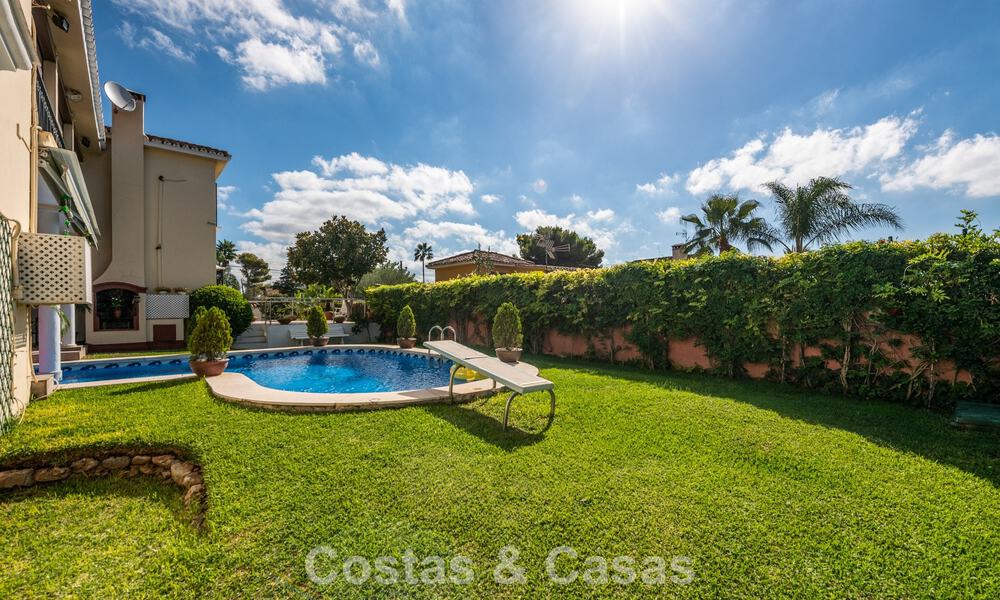 Villa clásica de estilo mediterráneo en venta a un paso del centro de Marbella 784045