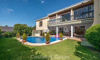 Villa clásica de estilo mediterráneo en venta a un paso del centro de Marbella 784048 
