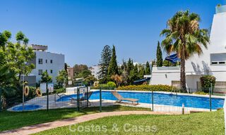 Amplio apartamento en planta baja en un complejo cerrado a un paso de la playa y Puerto Banús, Marbella 783899 