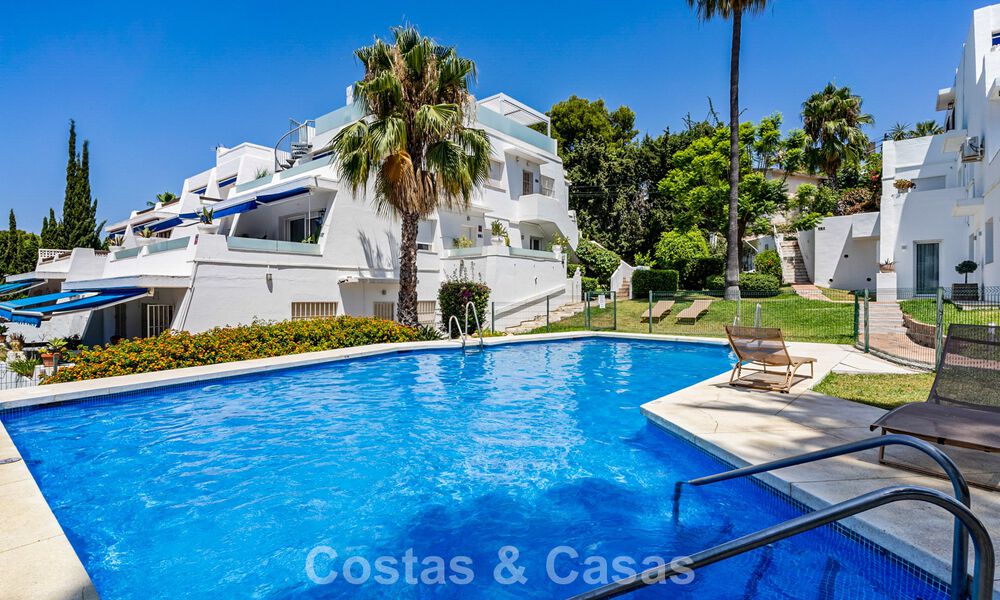 Amplio apartamento en planta baja en un complejo cerrado a un paso de la playa y Puerto Banús, Marbella 783900