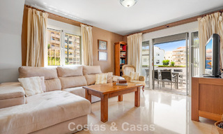 Amplio apartamento en planta baja en un complejo cerrado a un paso de la playa y Puerto Banús, Marbella 783906 