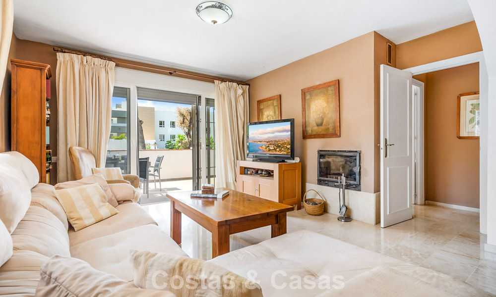 Amplio apartamento en planta baja en un complejo cerrado a un paso de la playa y Puerto Banús, Marbella 783907