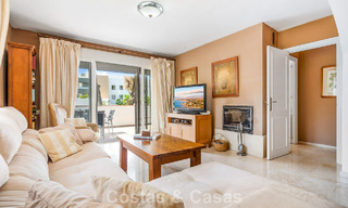 Amplio apartamento en planta baja en un complejo cerrado a un paso de la playa y Puerto Banús, Marbella 783907 