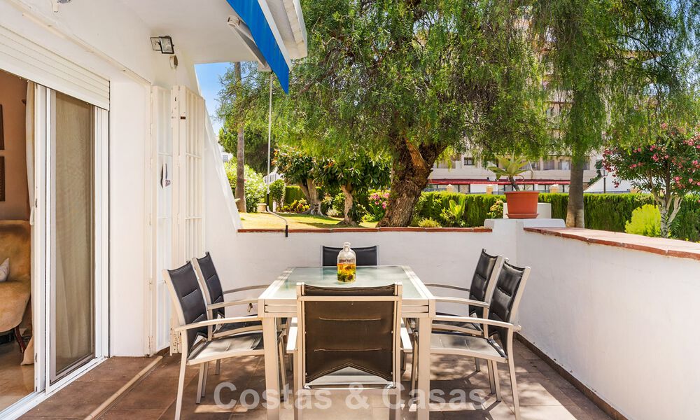 Amplio apartamento en planta baja en un complejo cerrado a un paso de la playa y Puerto Banús, Marbella 783911