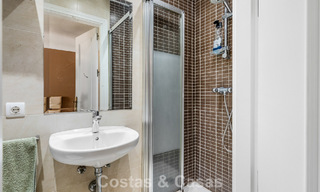 Amplio apartamento en planta baja en un complejo cerrado a un paso de la playa y Puerto Banús, Marbella 783915 