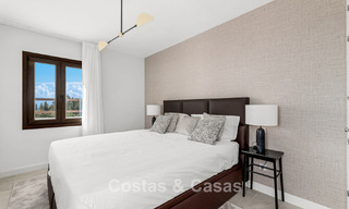 Villa de lujo de estilo español con vistas a la montaña y al mar en venta en la Nueva Milla de Oro, entre Marbella y Estepona 784055 