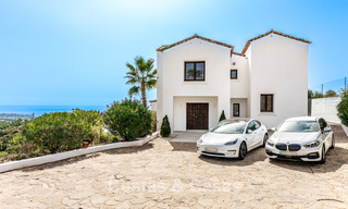 Villa de lujo de estilo español con vistas a la montaña y al mar en venta en la Nueva Milla de Oro, entre Marbella y Estepona 784056 