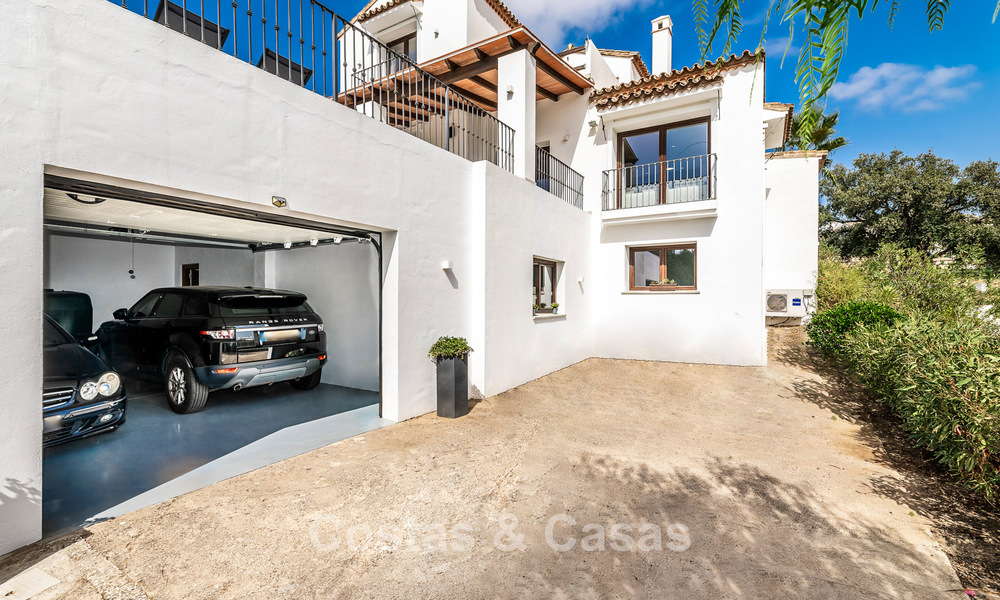 Villa de lujo de estilo español con vistas a la montaña y al mar en venta en la Nueva Milla de Oro, entre Marbella y Estepona 784057
