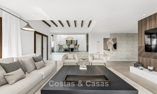 Villa de lujo de estilo español con vistas a la montaña y al mar en venta en la Nueva Milla de Oro, entre Marbella y Estepona 784061 