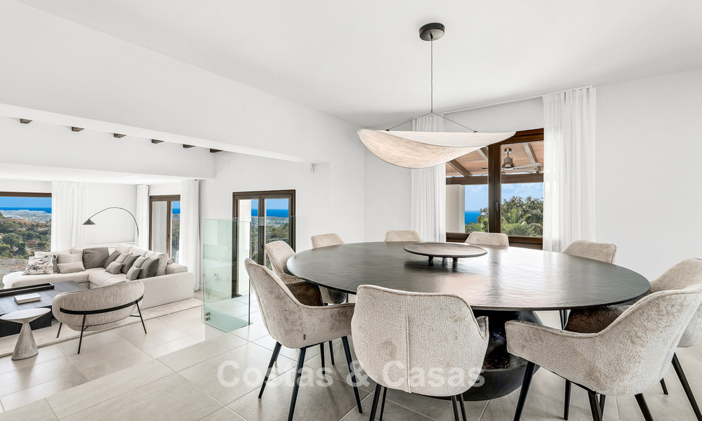 Villa de lujo de estilo español con vistas a la montaña y al mar en venta en la Nueva Milla de Oro, entre Marbella y Estepona 784062