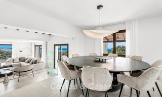 Villa de lujo de estilo español con vistas a la montaña y al mar en venta en la Nueva Milla de Oro, entre Marbella y Estepona 784062 