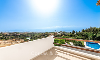 Villa de lujo de estilo español con vistas a la montaña y al mar en venta en la Nueva Milla de Oro, entre Marbella y Estepona 784069 