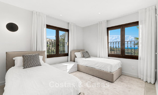 Villa de lujo de estilo español con vistas a la montaña y al mar en venta en la Nueva Milla de Oro, entre Marbella y Estepona 784072 