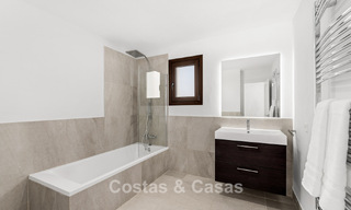 Villa de lujo de estilo español con vistas a la montaña y al mar en venta en la Nueva Milla de Oro, entre Marbella y Estepona 784073 