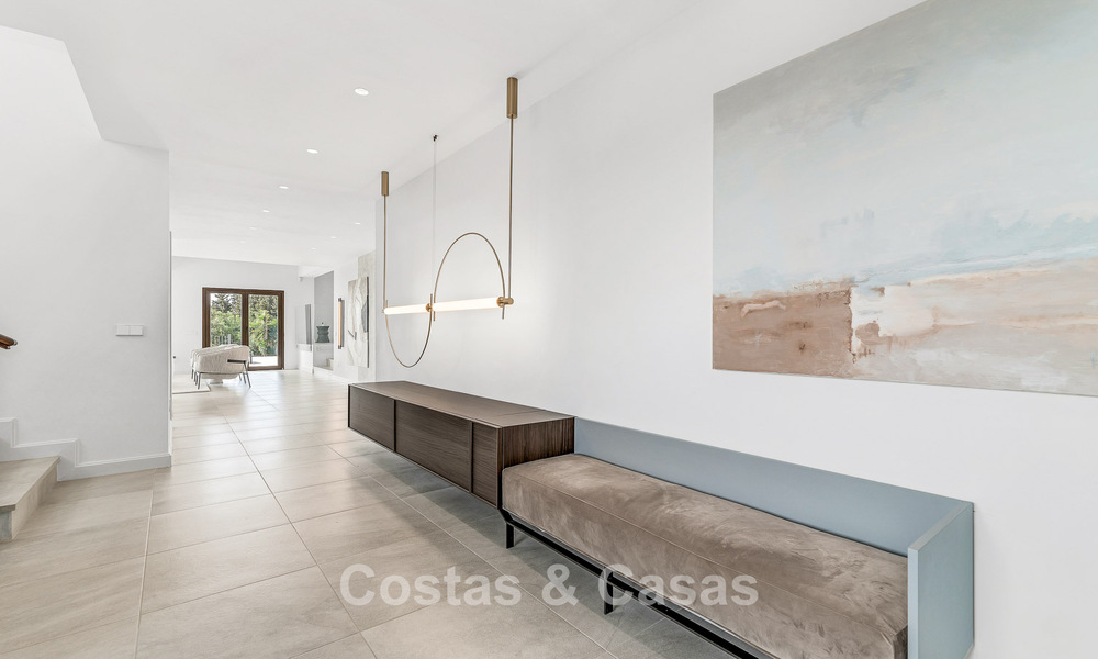 Villa de lujo de estilo español con vistas a la montaña y al mar en venta en la Nueva Milla de Oro, entre Marbella y Estepona 784074