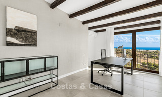 Villa de lujo de estilo español con vistas a la montaña y al mar en venta en la Nueva Milla de Oro, entre Marbella y Estepona 784076 