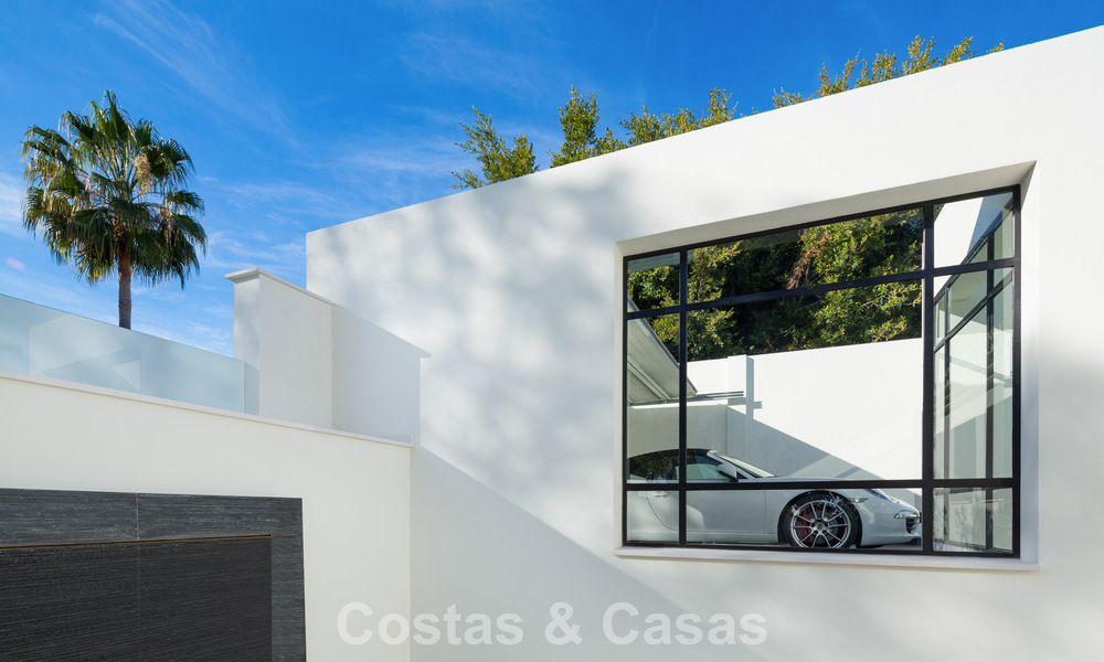 Lujosa y moderna villa mediterránea en venta, en primera línea de Aloha Golf, en el Valle del Golf de Nueva Andalucía, Marbella 784077