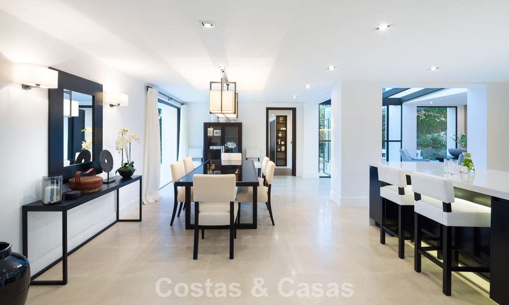 Lujosa y moderna villa mediterránea en venta, en primera línea de Aloha Golf, en el Valle del Golf de Nueva Andalucía, Marbella 784080
