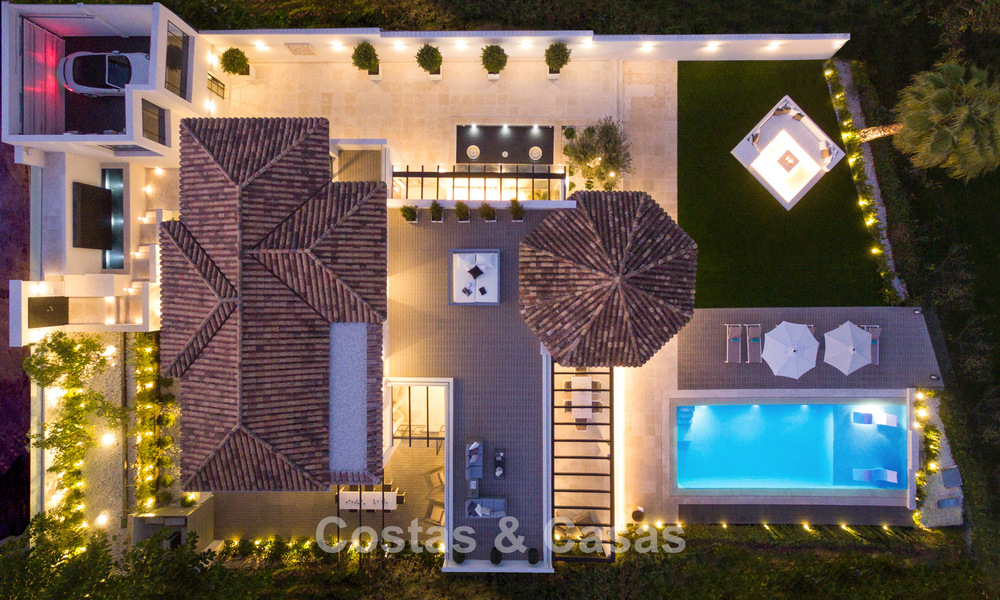 Lujosa y moderna villa mediterránea en venta, en primera línea de Aloha Golf, en el Valle del Golf de Nueva Andalucía, Marbella 784089