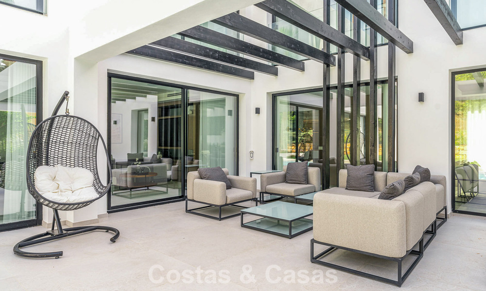 Villa de lujo modernizada y lista para entrar a vivir en venta en el corazón de Nueva Andalucía, Marbella 784109