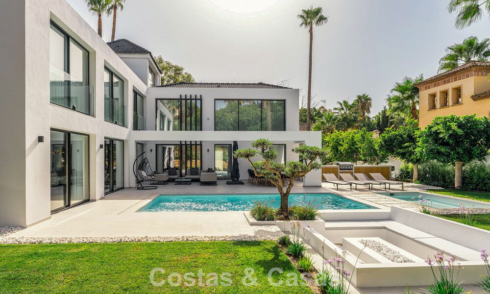 Villa de lujo modernizada y lista para entrar a vivir en venta en el corazón de Nueva Andalucía, Marbella 784110