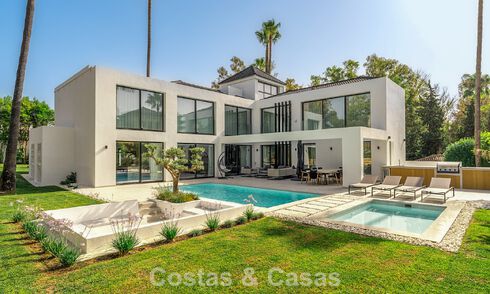 Villa de lujo modernizada y lista para entrar a vivir en venta en el corazón de Nueva Andalucía, Marbella 784111