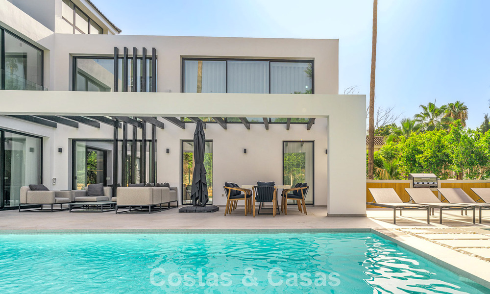 Villa de lujo modernizada y lista para entrar a vivir en venta en el corazón de Nueva Andalucía, Marbella 784113