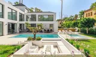 Villa de lujo modernizada y lista para entrar a vivir en venta en el corazón de Nueva Andalucía, Marbella 784114 