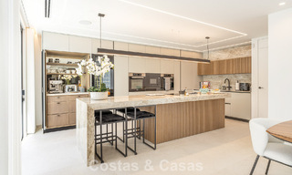 Villa de lujo modernizada y lista para entrar a vivir en venta en el corazón de Nueva Andalucía, Marbella 784121 
