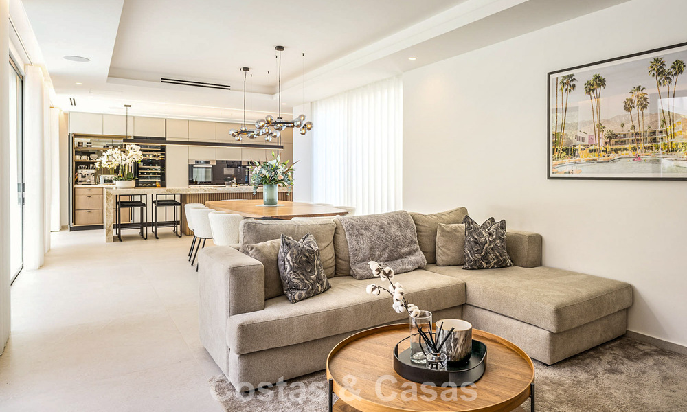 Villa de lujo modernizada y lista para entrar a vivir en venta en el corazón de Nueva Andalucía, Marbella 784125