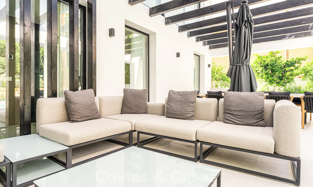 Villa de lujo modernizada y lista para entrar a vivir en venta en el corazón de Nueva Andalucía, Marbella 784130