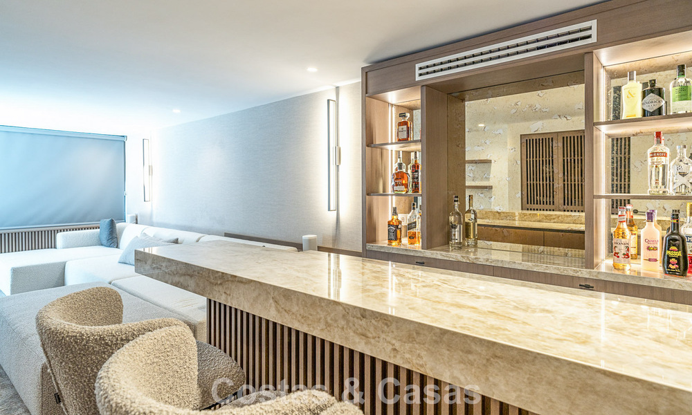 Villa de lujo modernizada y lista para entrar a vivir en venta en el corazón de Nueva Andalucía, Marbella 784134