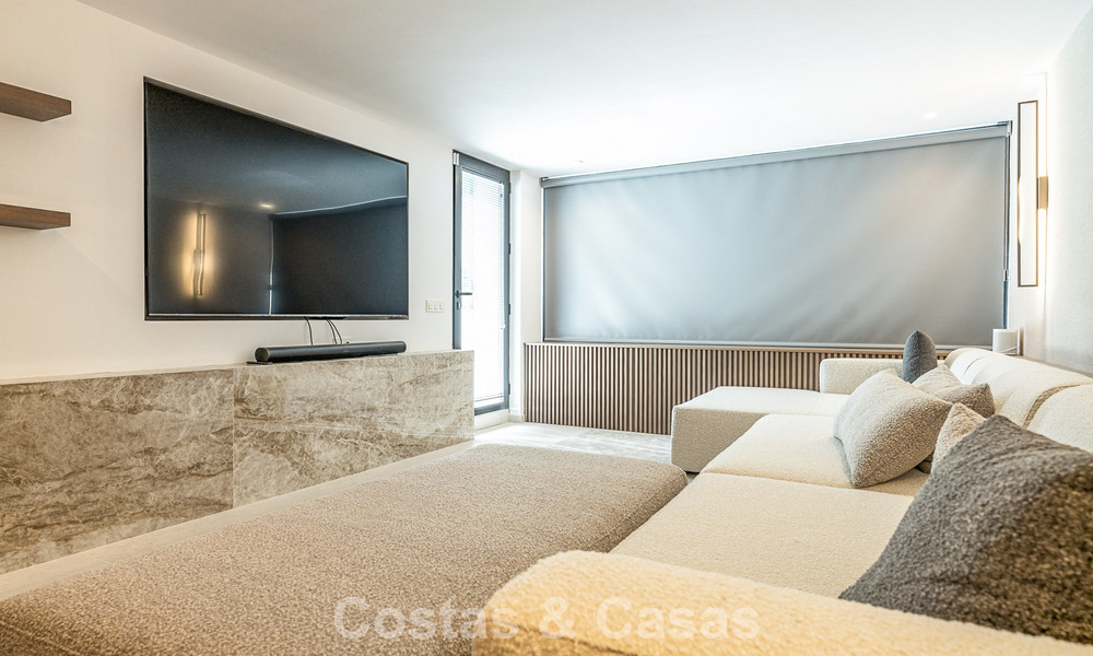 Villa de lujo modernizada y lista para entrar a vivir en venta en el corazón de Nueva Andalucía, Marbella 784135