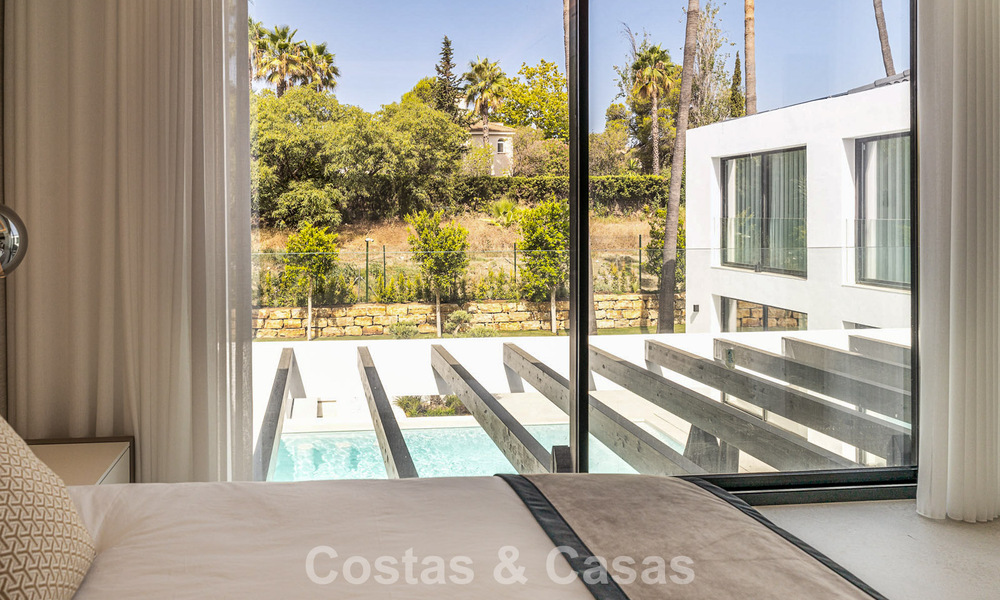 Villa de lujo modernizada y lista para entrar a vivir en venta en el corazón de Nueva Andalucía, Marbella 784139