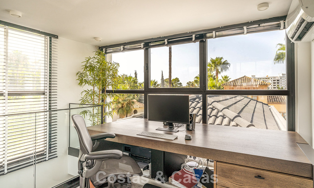 Villa de lujo modernizada y lista para entrar a vivir en venta en el corazón de Nueva Andalucía, Marbella 784141