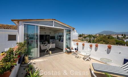 Exclusivo ático con vistas panorámicas en venta en el corazón de Puerto Banús, Marbella 784189