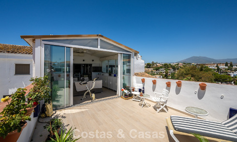 Exclusivo ático con vistas panorámicas en venta en el corazón de Puerto Banús, Marbella 784189