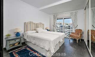 Exclusivo ático con vistas panorámicas en venta en el corazón de Puerto Banús, Marbella 784199 